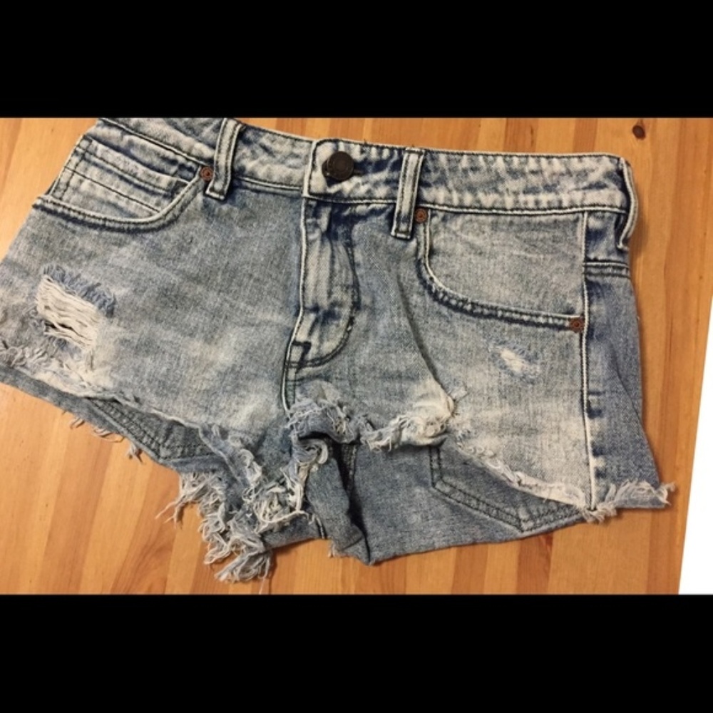Kendall & Kylie Distressed Jean Shorts Size S